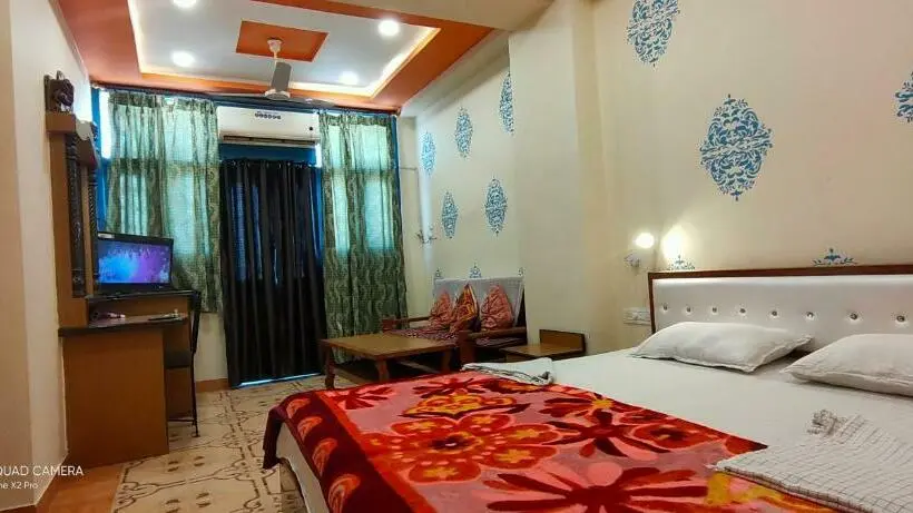 اتاق لوکس, Shivam Guest House