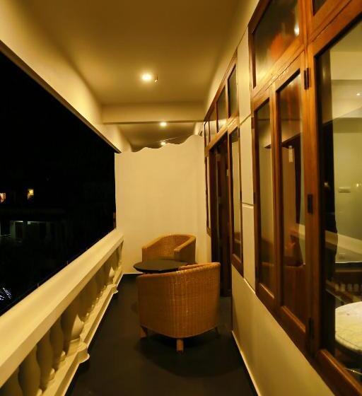 اتاق راحتی با چشم‌انداز دریا, Little Elephant Beach Resort