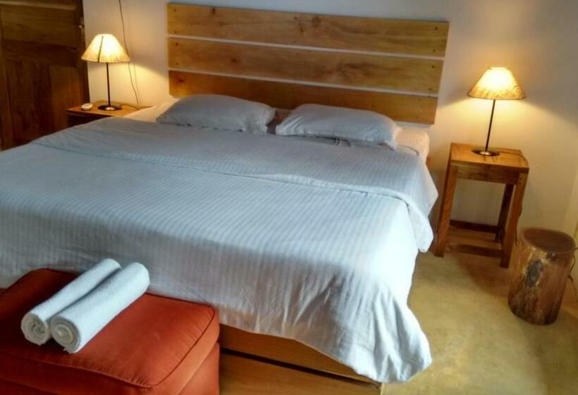 디럭스 룸, The Old Quarter Hostel