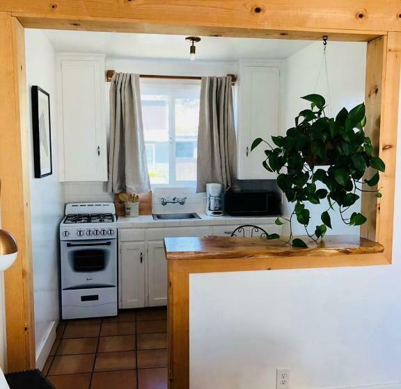 חדר דלוקס, Alamo Motel