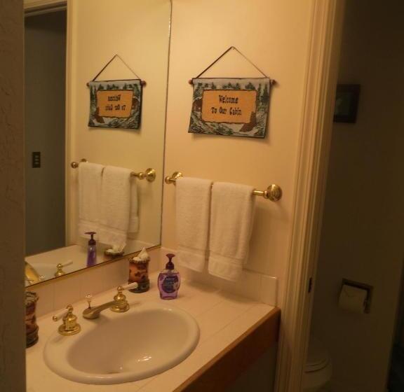 패밀리 스위트, Donner Lake Inn