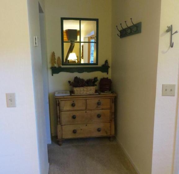 סוויטה משפחתית, Donner Lake Inn