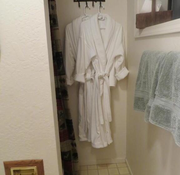 סוויטה משפחתית, Donner Lake Inn