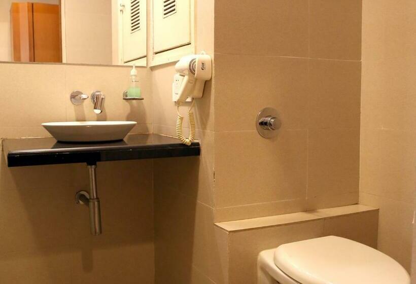 デラックスルーム, Agc