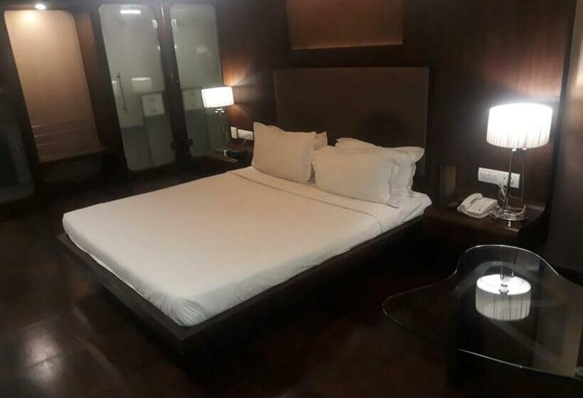 クラブルーム, Cocoon Luxury Business