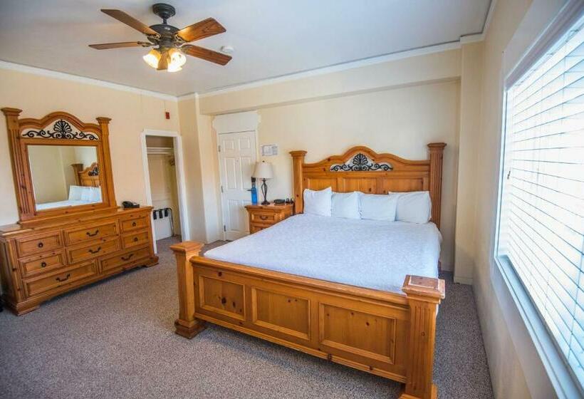 Büyük Çift Kişilik Yataklı Delüks Oda, Pismo Beach