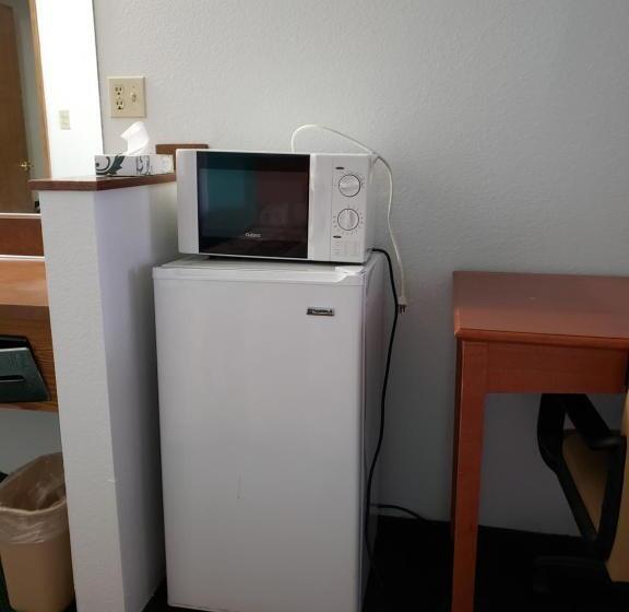 キングサイズベッドのデラックスルーム, Budget Inn
