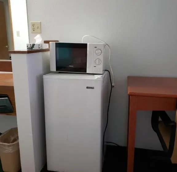 Deluxe-huone King-vuode, Budget Inn