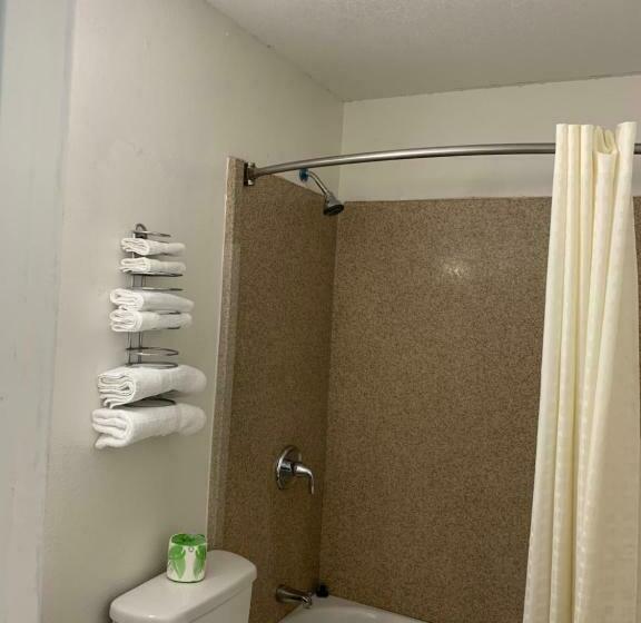 标准间, Budget Inn