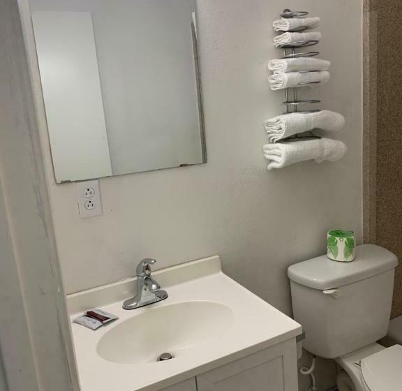 غرفة قياسية, Budget Inn