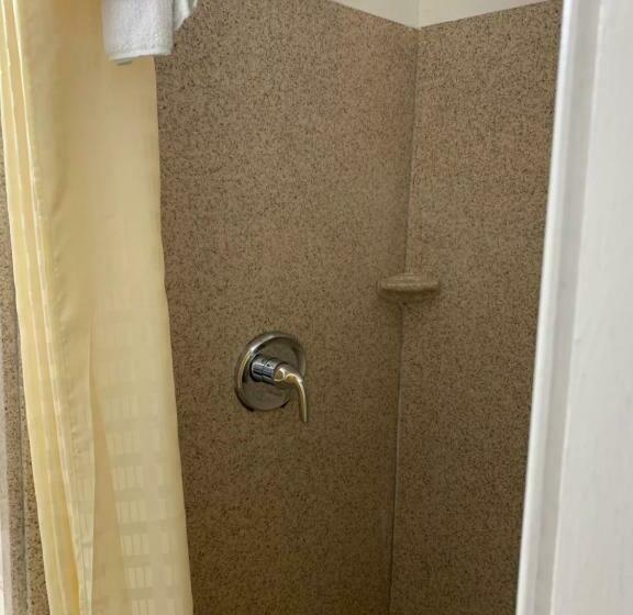 غرفة ديلوكس سرير كينج, Budget Inn