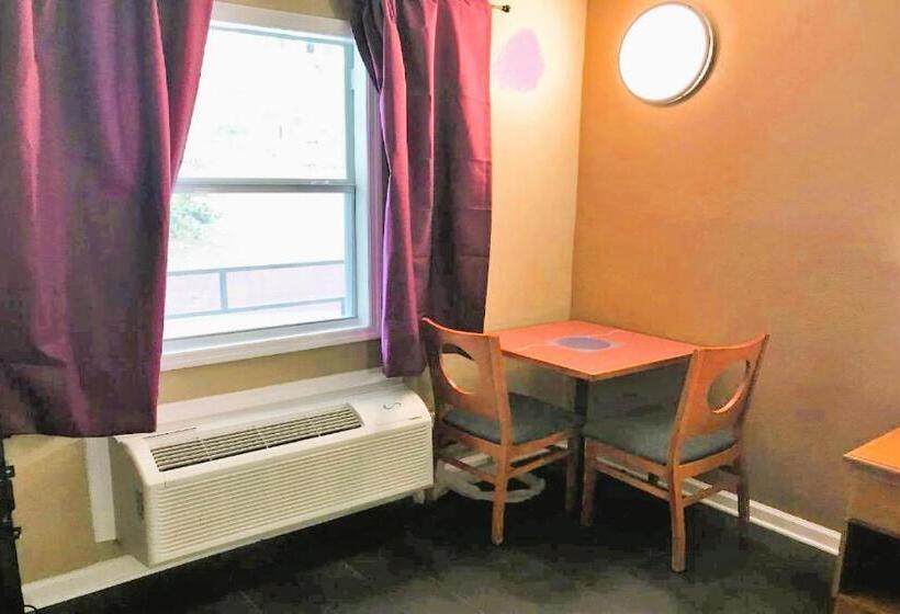 غرفة ديلوكس, OYO Hotel Tallahassee Downtown