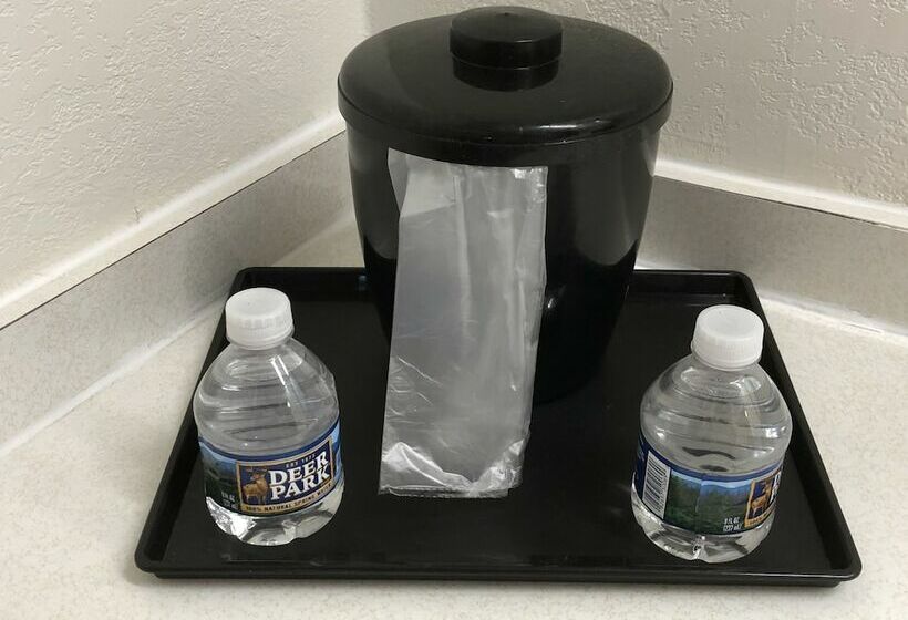 디럭스 룸, Cardinal Inn