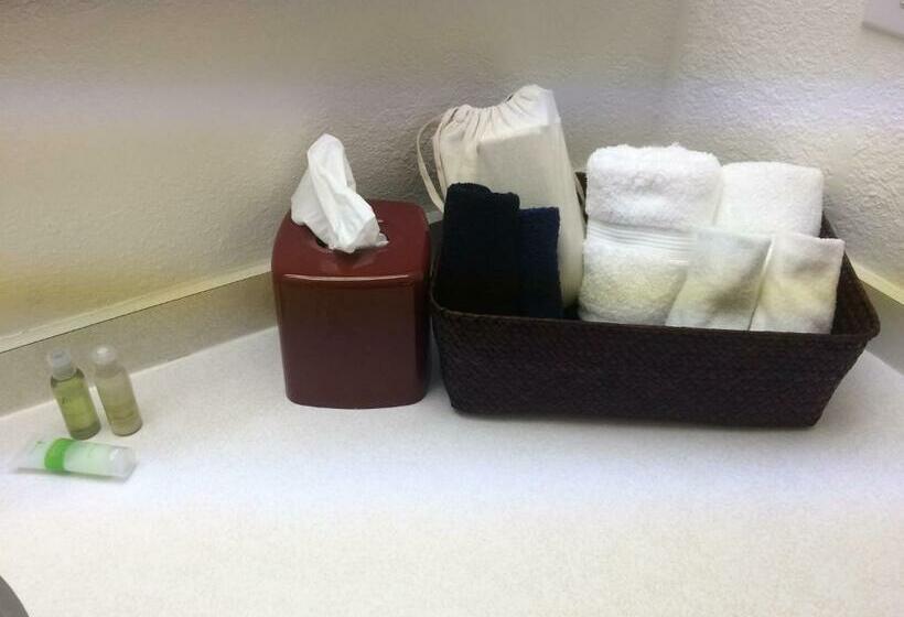 디럭스 스튜디오, Cardinal Inn