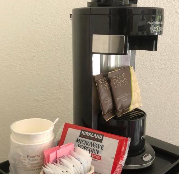 스탠다드 룸 킹사이즈 침대, Cardinal Inn