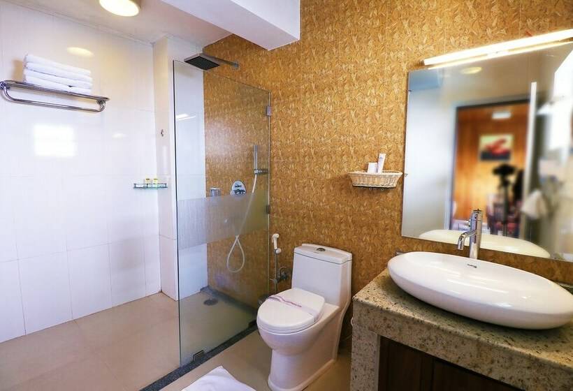 豪华房间, Mount Siniolchu