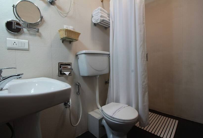 套房, Mount Siniolchu