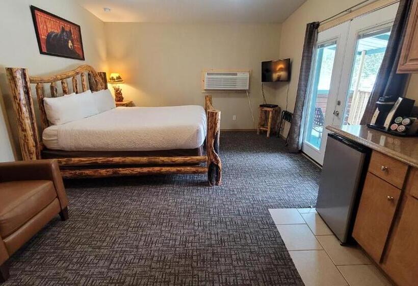 스탠다드 룸 킹사이즈 침대, Riverfront Motel & Cabins