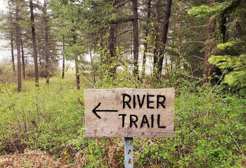 침실 3개 주택, Riverfront Motel & Cabins