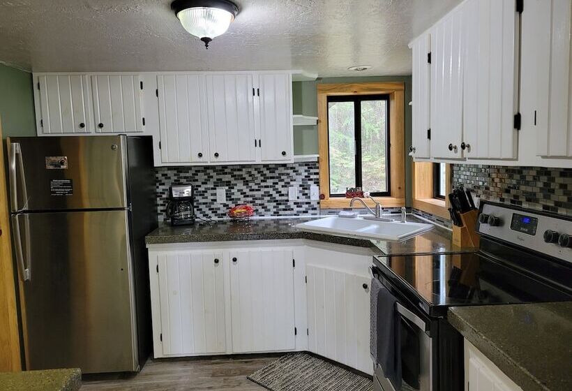 침실 3개 주택, Riverfront Motel & Cabins