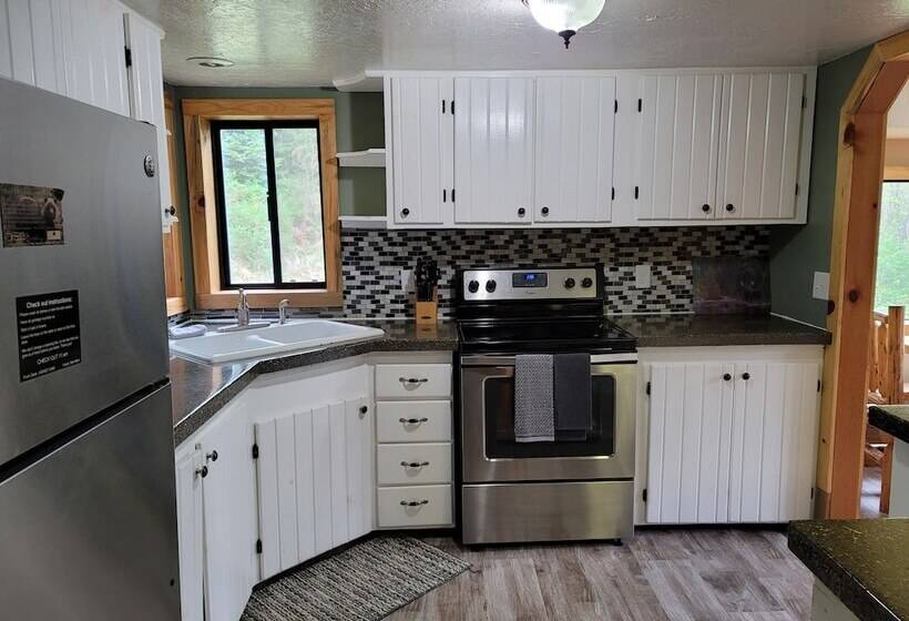 침실 3개 주택, Riverfront Motel & Cabins