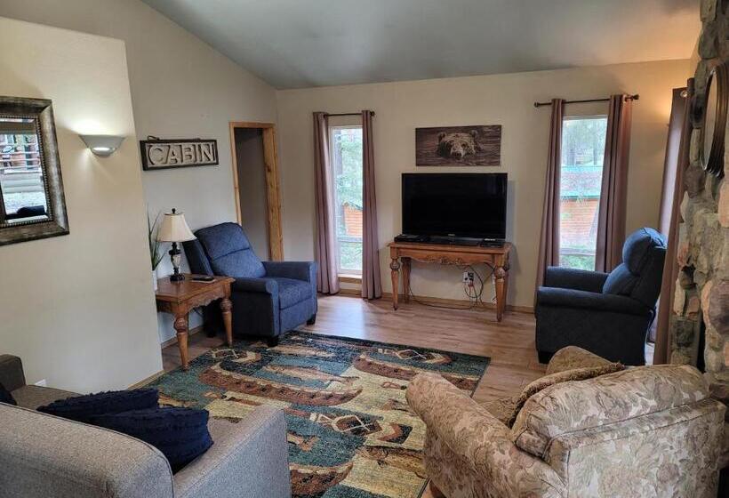 샬레, Riverfront Motel & Cabins