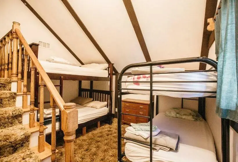 スタンダード4人部屋, The Hostel California