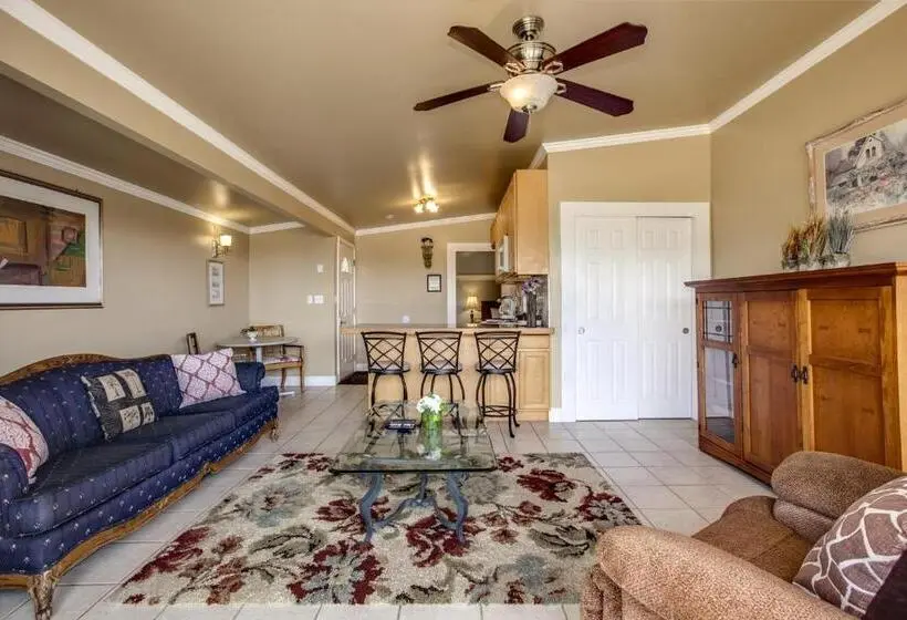 Standard-bungalow, Beachwood Condos & Resort