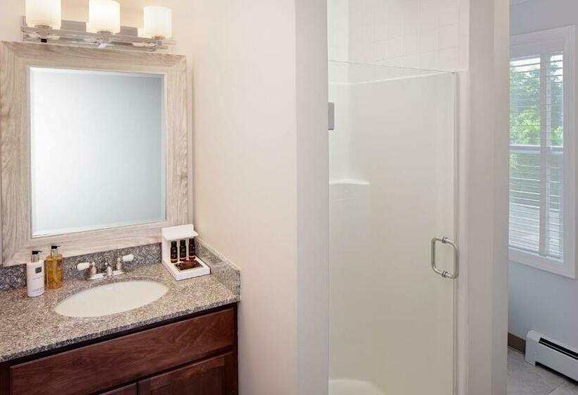 חדר דלוקס, Inn At Harbor Hill Marina