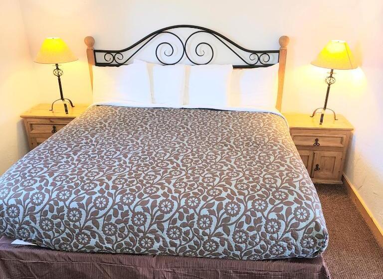 غرفة قياسية سرير كينج, Canyon Motel Near Rocky Mountain National Park