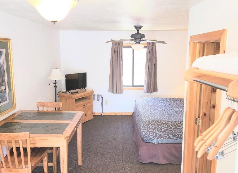 Стандартный Номер Кровать Кинг, Canyon Motel Near Rocky Mountain National Park