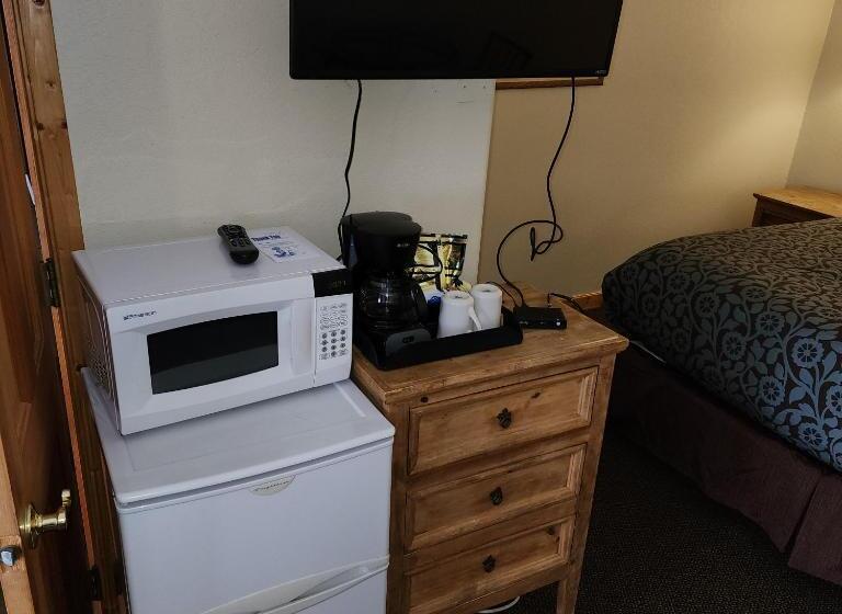 غرفة ديلوكس سرير كينج, Canyon Motel Near Rocky Mountain National Park