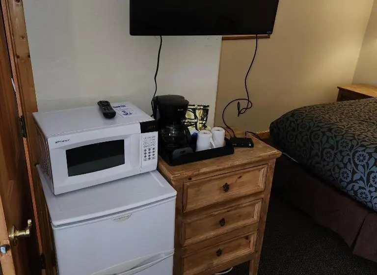 キングサイズベッドのデラックスルーム, Canyon Motel Near Rocky Mountain National Park
