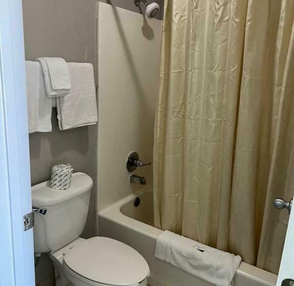 غرفة قياسية سرير كينج, Country Inn Motel