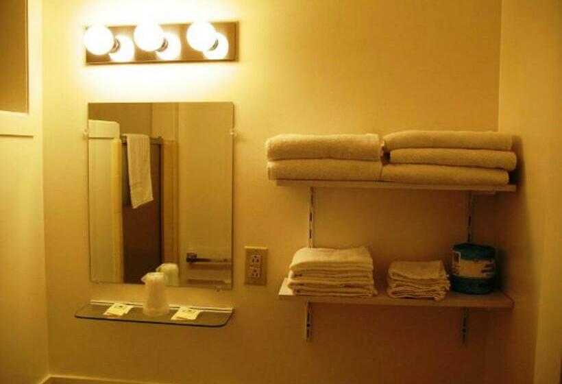 غرفة قياسية, Golden West Motel