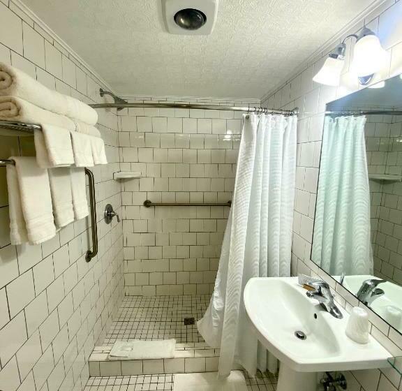 جناح غرفتين نوم, Greybull Motel