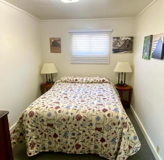 بنجلو ديلوكس, Greybull Motel