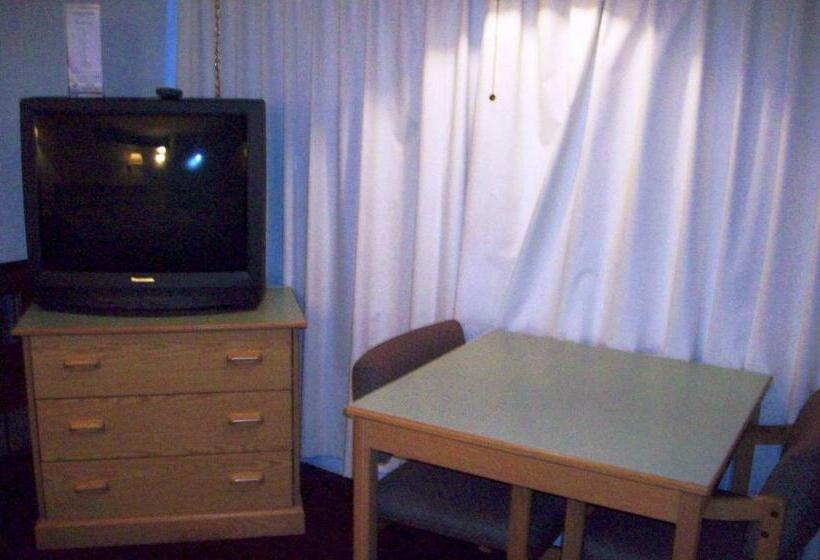 带大床的标准间, Hilander Motel