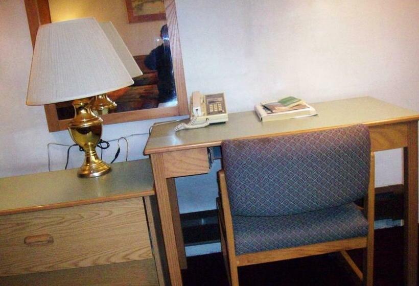 带大床的标准间, Hilander Motel