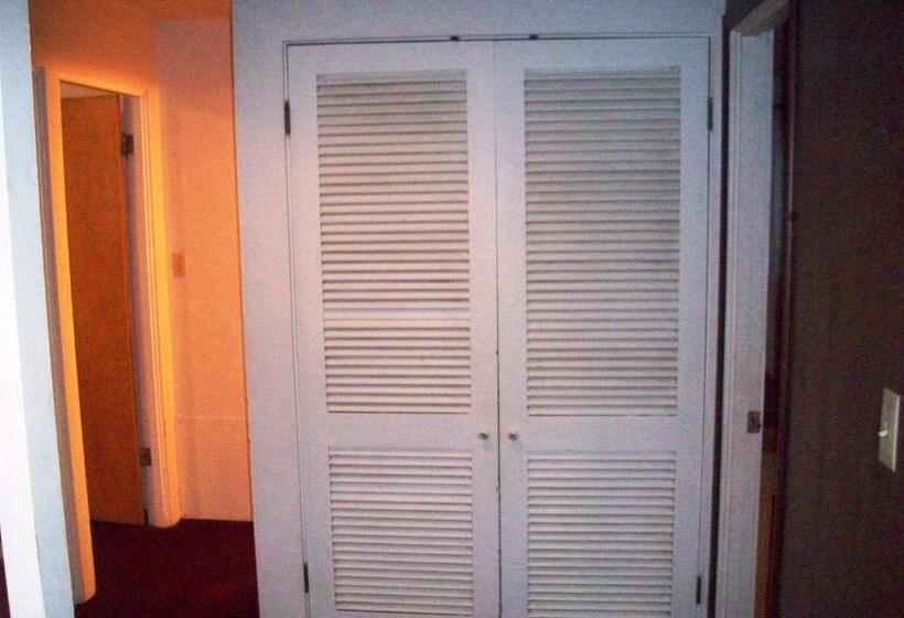 家庭间, Hilander Motel