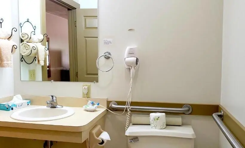 身障者適用キングサイズベッドルーム, Berlin Heritage Inn