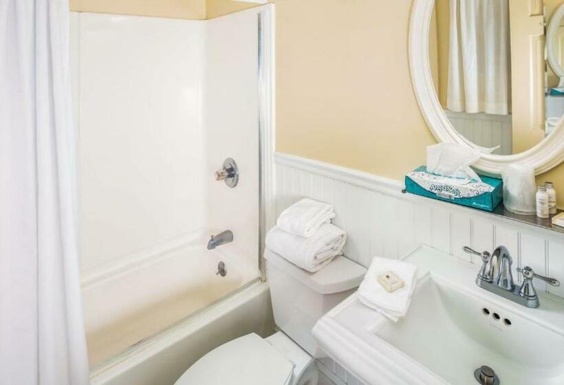 스탠다드 룸 퀸사이즈 침대, Stonehurst Manor Including Breakfast And Dinner