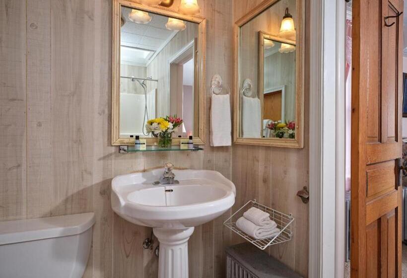 غرفة قياسية ثلاثية, Keystone Inn Bed And Breakfast