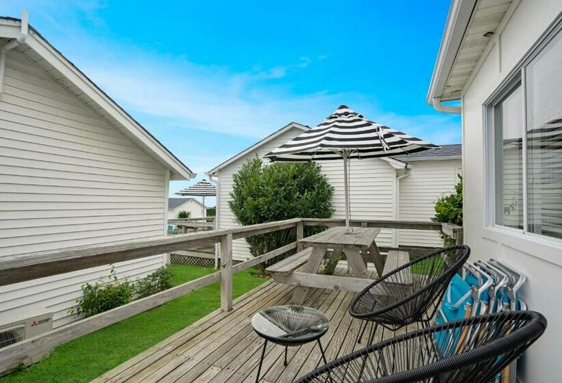 Студия Стандарт, Breakers Montauk