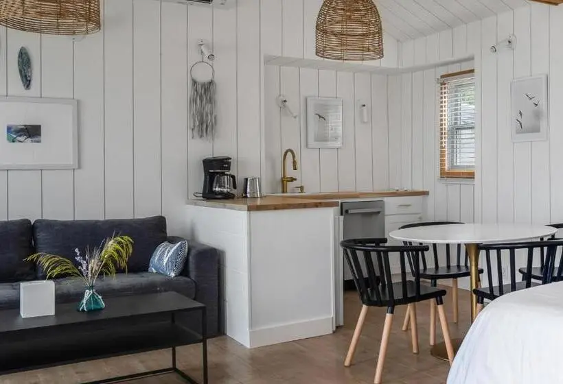 1 Bedroom Penthouse Apartment, Breakers Montauk