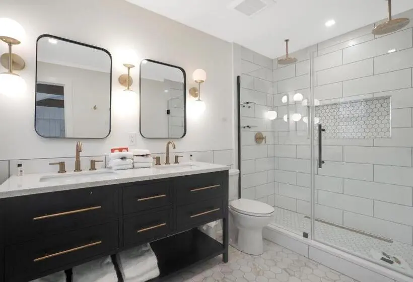 1 Bedroom Penthouse Apartment, Breakers Montauk