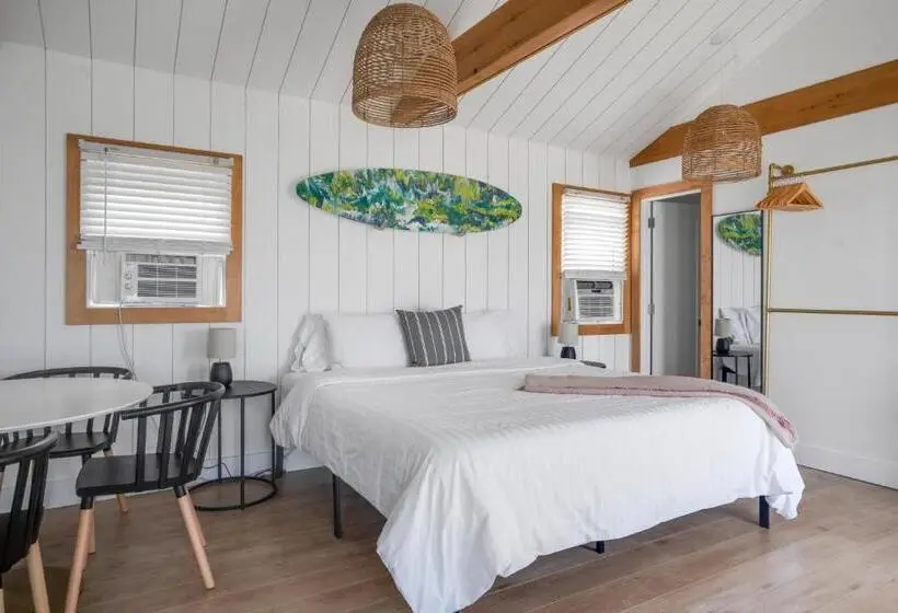 1 Bedroom Penthouse Apartment, Breakers Montauk