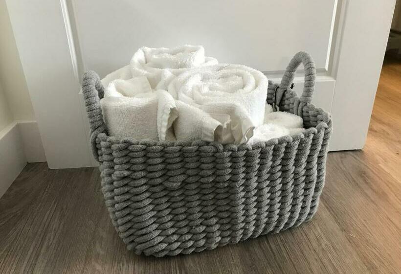 اتاق استاندارد برای معلولان, Breakwater