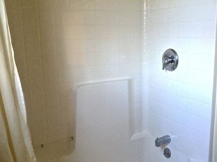 غرفه قياسيه سريرين مزدوجين, Echo Lodge