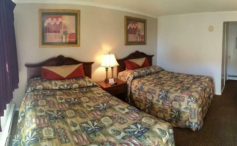 ２ダブルベッドのスタンダードルーム, Economy Inn Bloomington